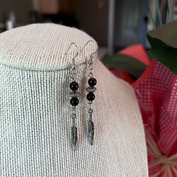 🖤Handmade Earrings 🖤 - Picture 5 of 8